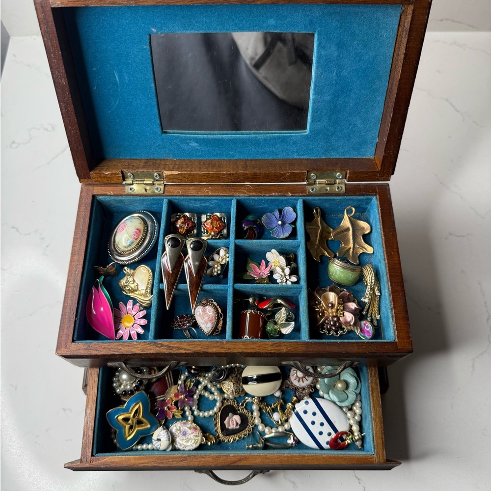 Vintage Jewelry & Box